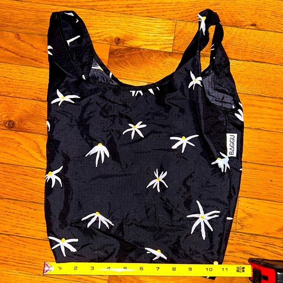 BAGGU Handbags - BAGGU cute, rare, print, medium, reusable bag.